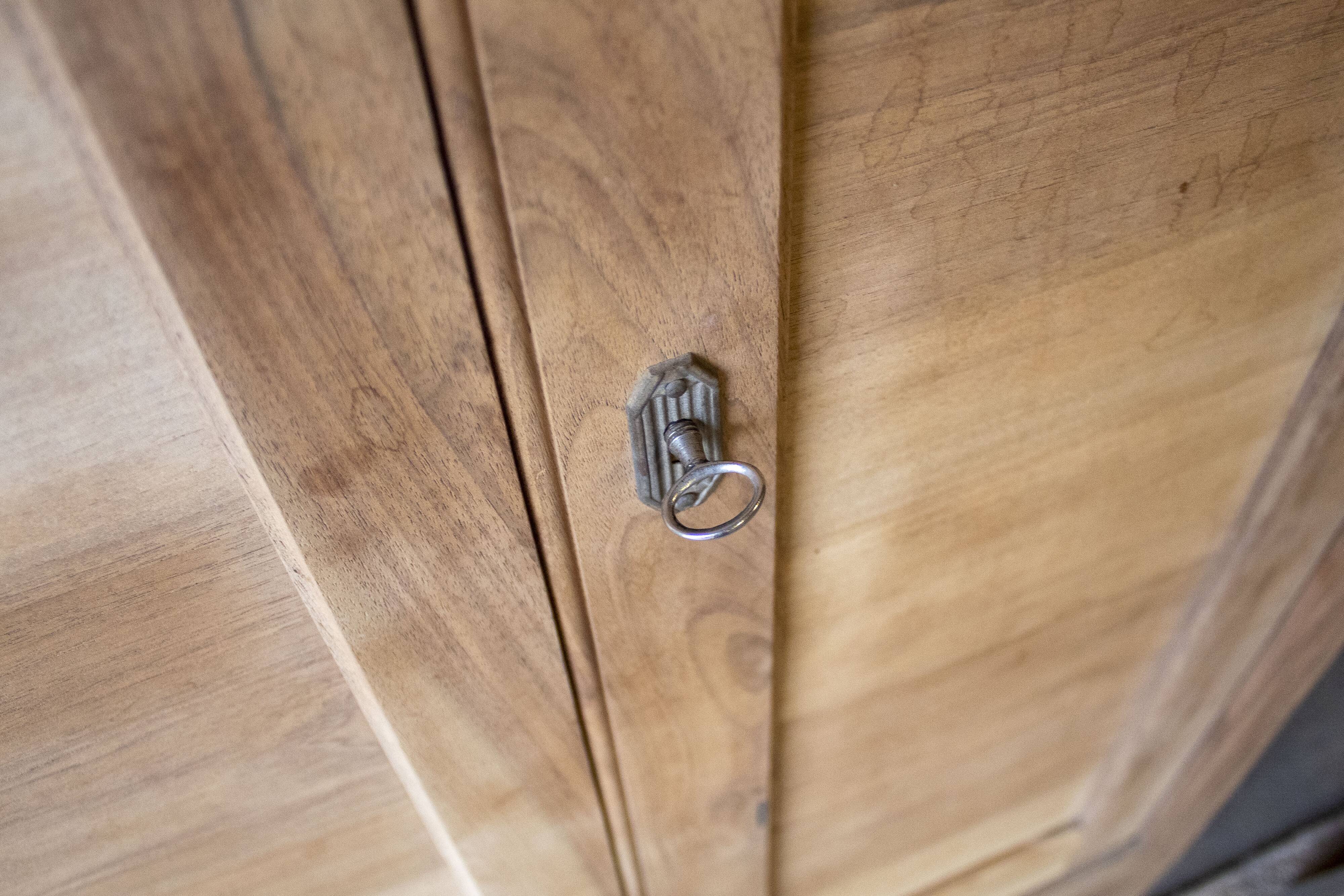 Petite  armoire parisienne