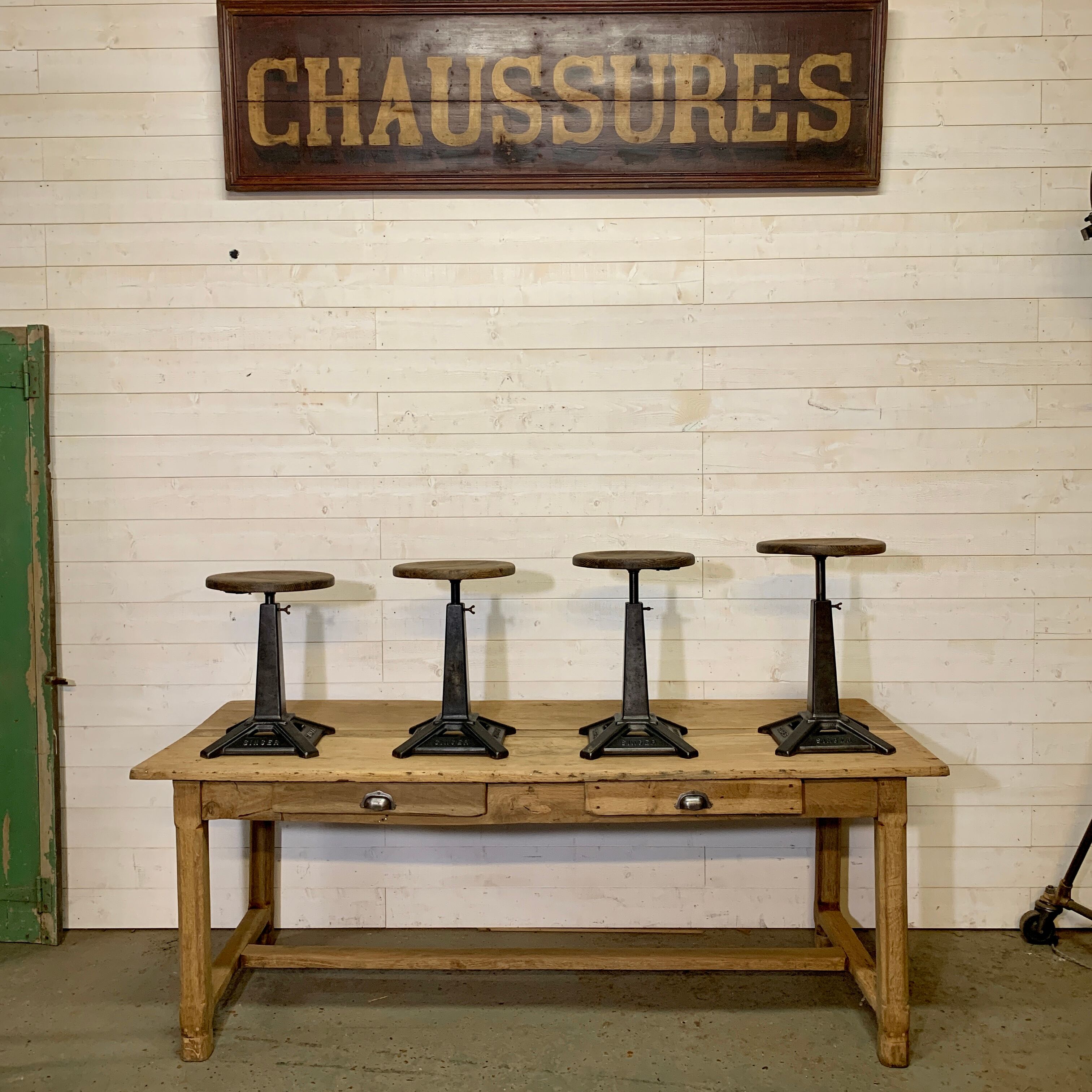 Singer industrial foot stool "Eiffel"