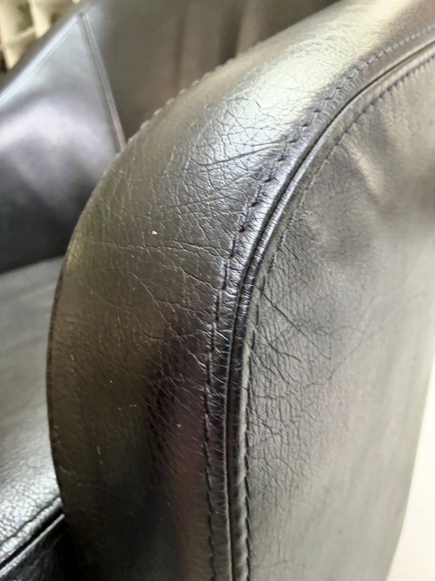 Paire fauteuil cabriolet cuir noir 1990