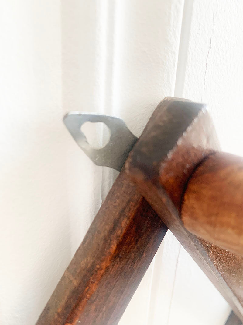 Extendable coat rack