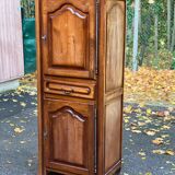 Armoire vintage en bois massif d'aulne