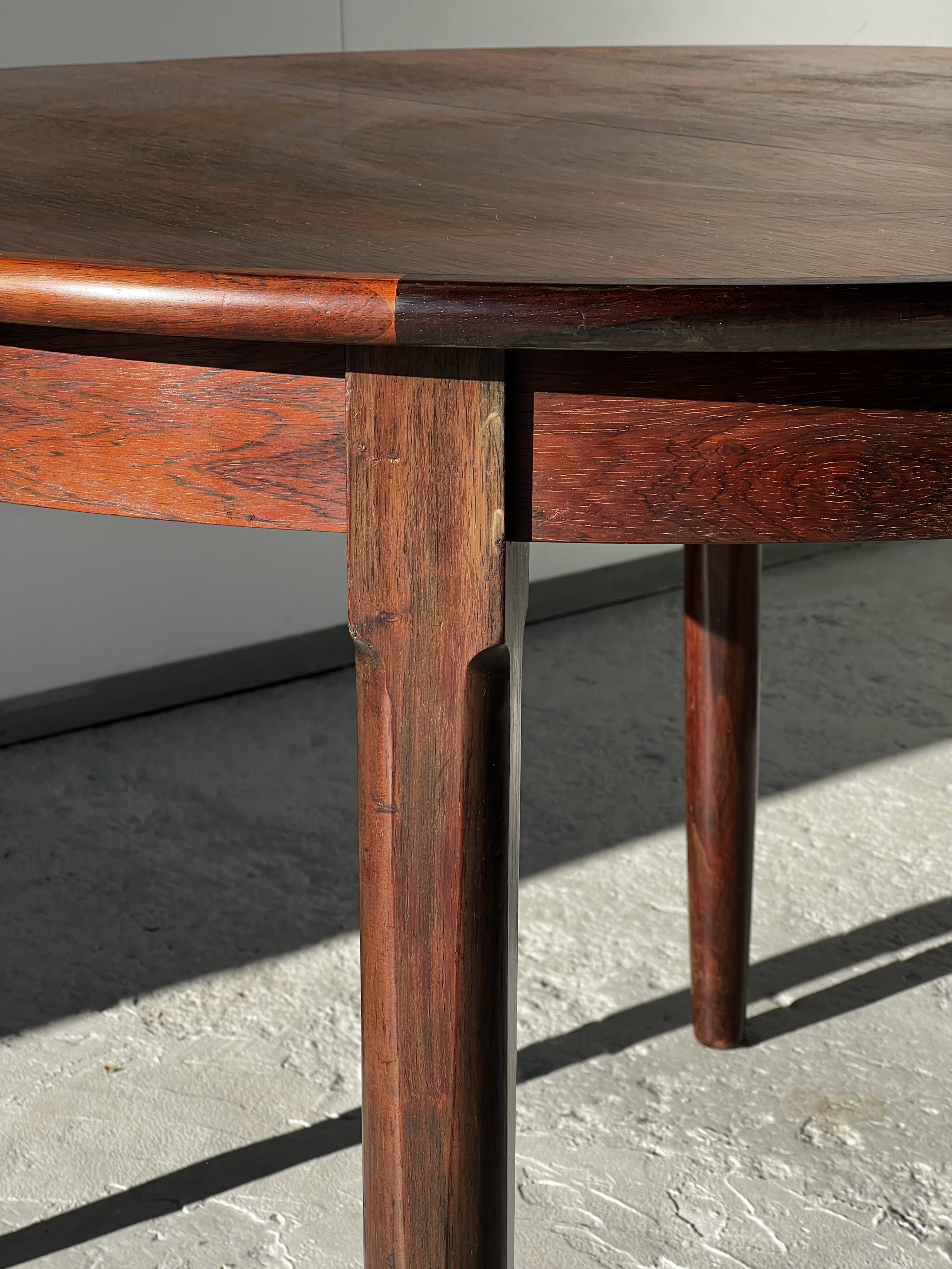 Round rosewood table Cj Rosengaarden, Denmark 1960