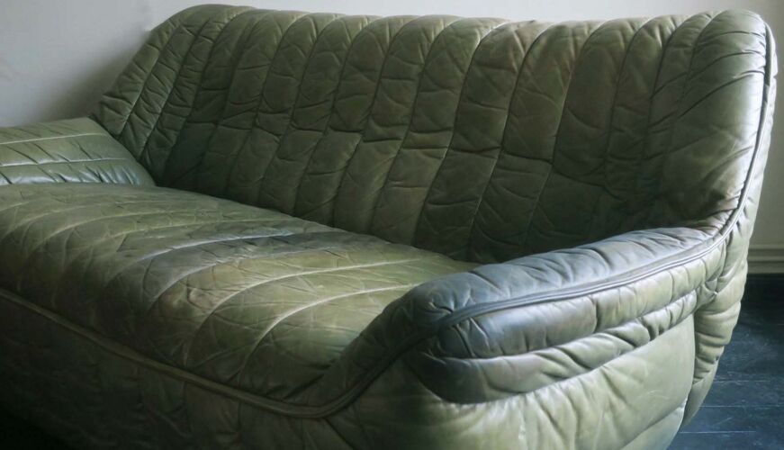 Canapé en cuir vert Laauser 1970