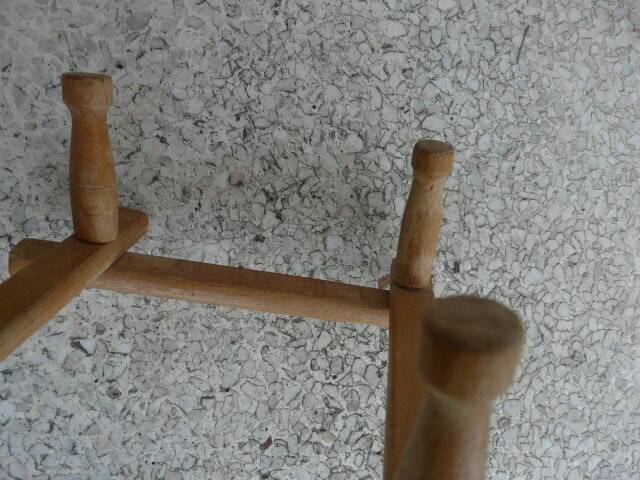 Wooden accordion coat rack