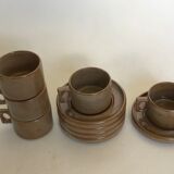 Set of 6 cups and saucers in res due