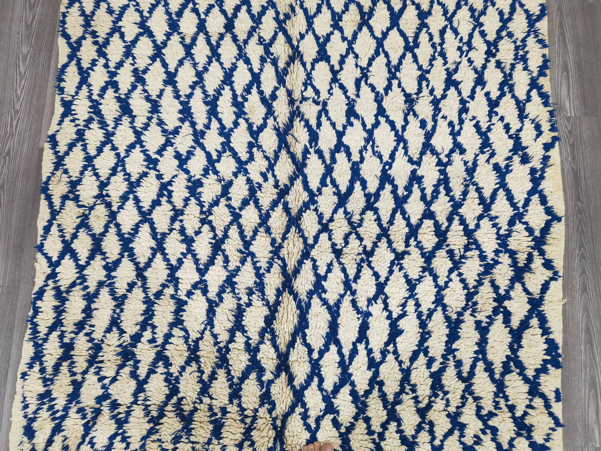 Moroccan rug in natural wool 3 x 2 m