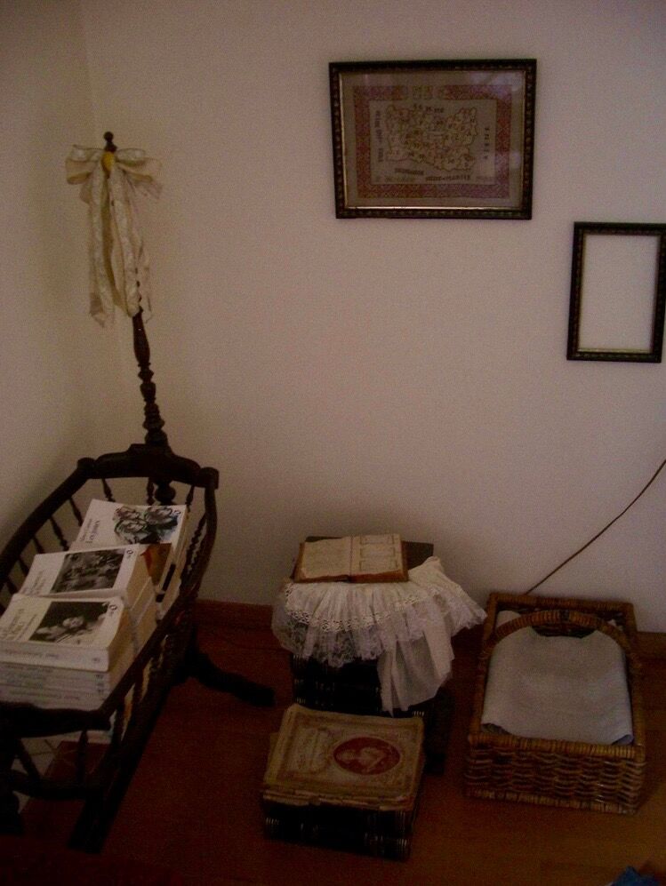 Antique turned wooden cradle