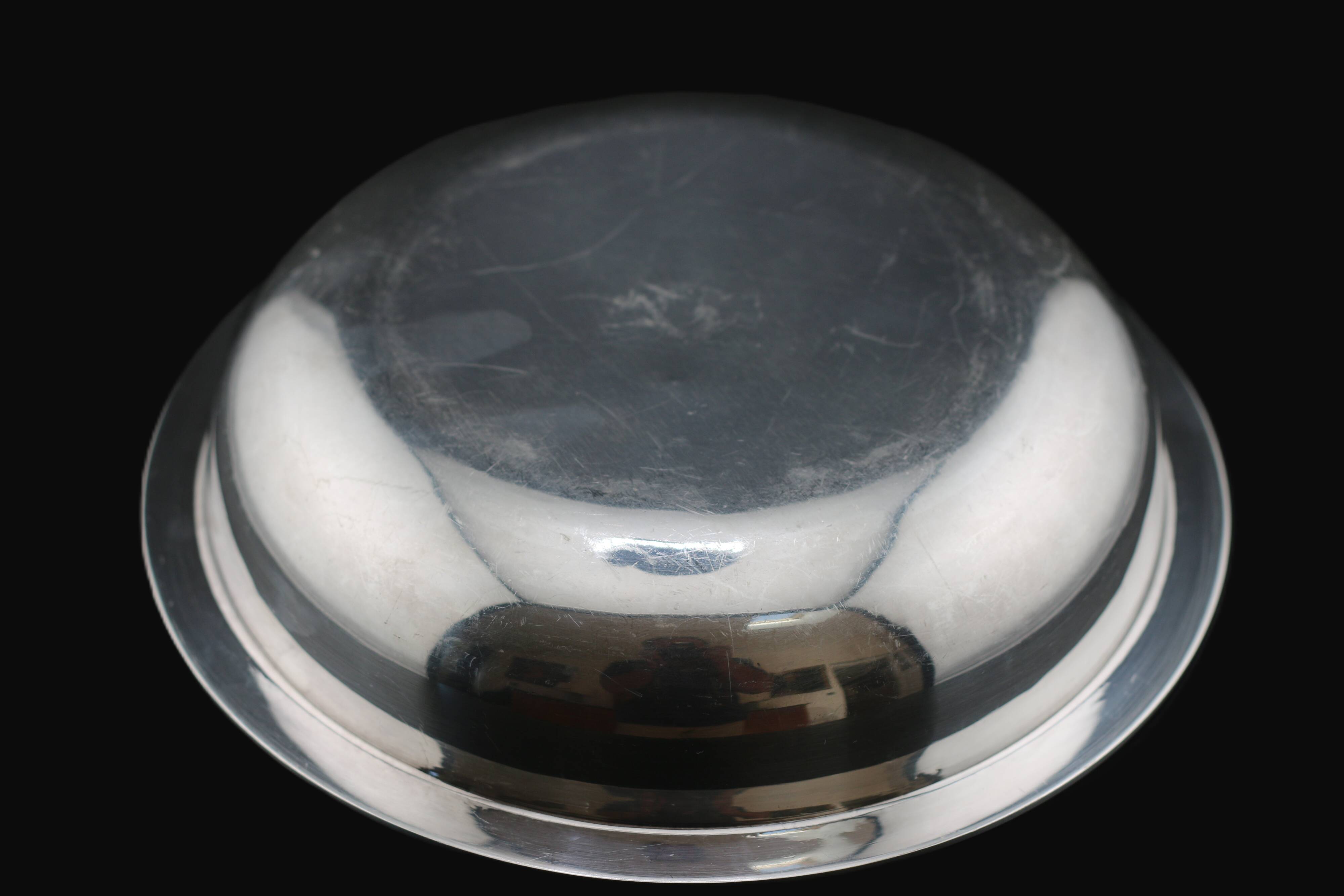 Plat en métal argenté vintage, creux rond à frise de laurier