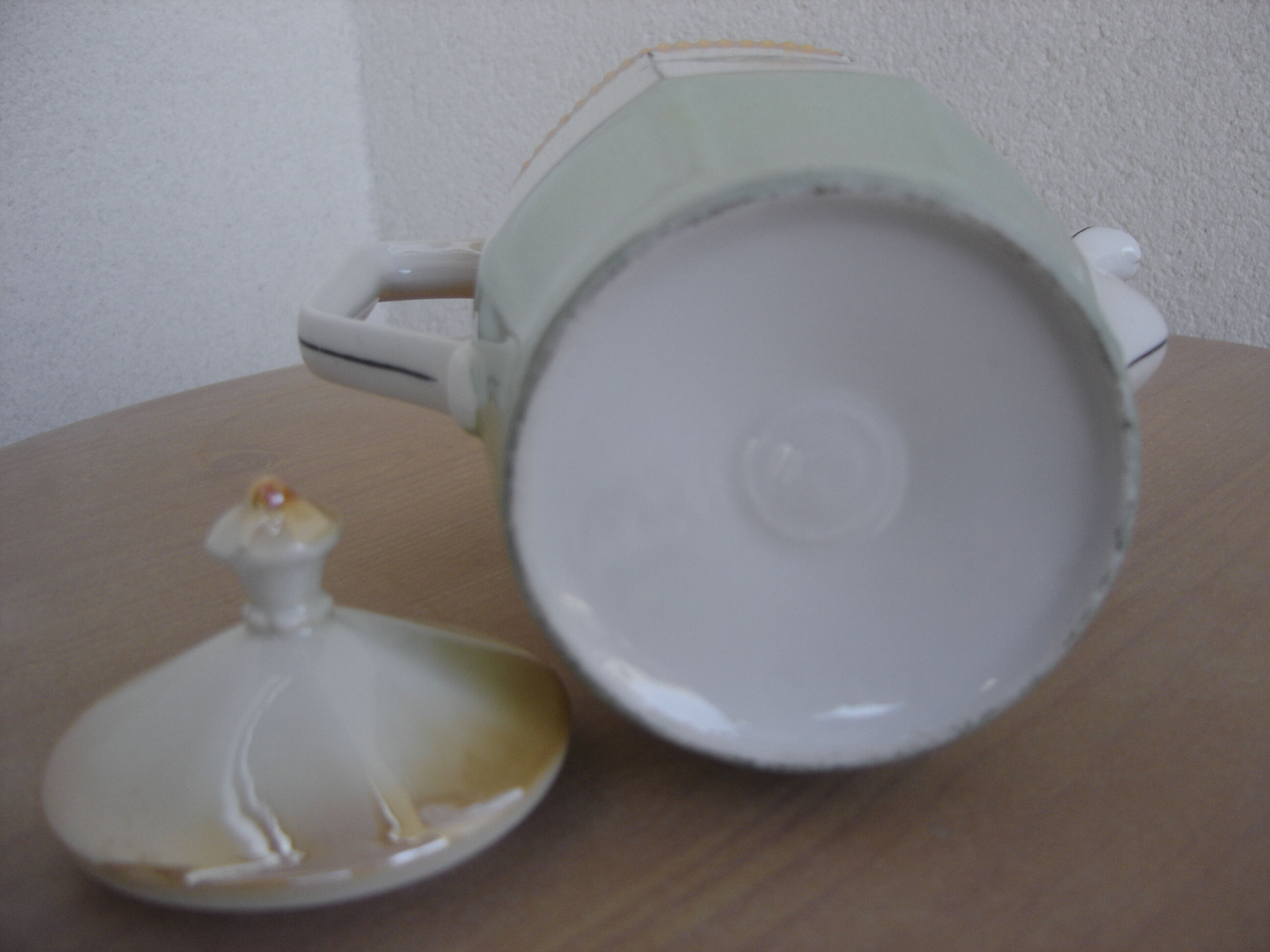 Fine porcelain coffee maker