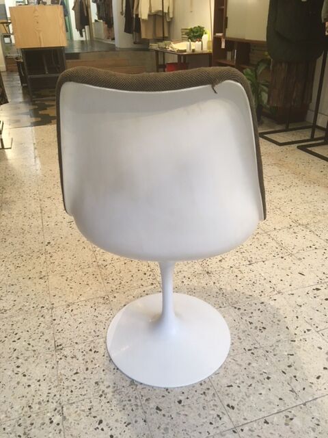 Eero Saarinen Tulip chair, produced by De Coene Courtrai