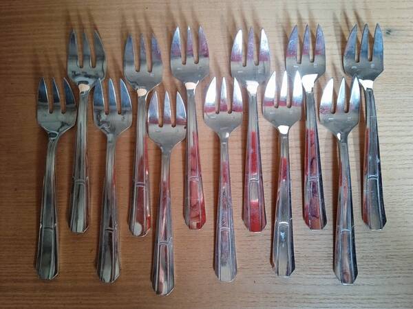 Fronnet 12 Silver-plated art deco oyster forks