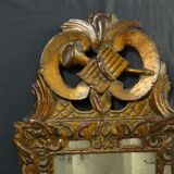 Miroir Régence à parcloses en bois sculpté doré 39 x 65 cm