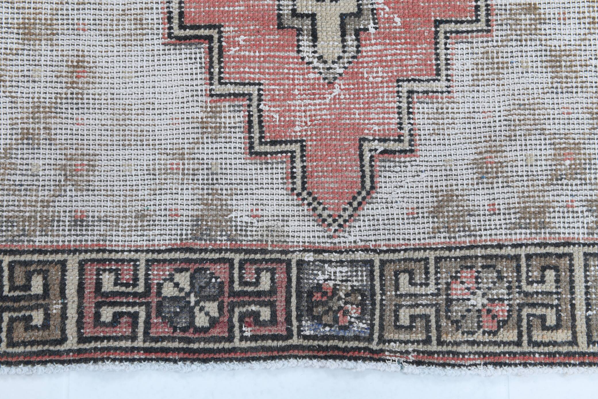 4x9 Shades Of Red & Yellow Handmade Wool Antique Turkish Rug, 129x267Cm