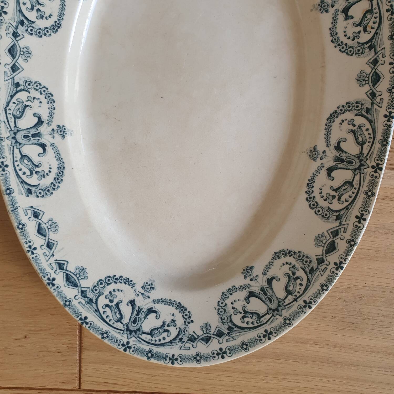 Oval plate Terre de Fer Garland