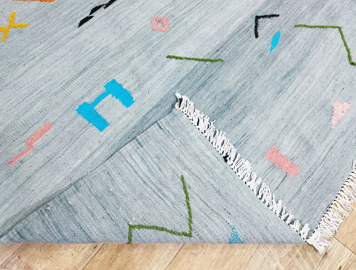 Handmade moroccan berber carpet 208 x 149 cm