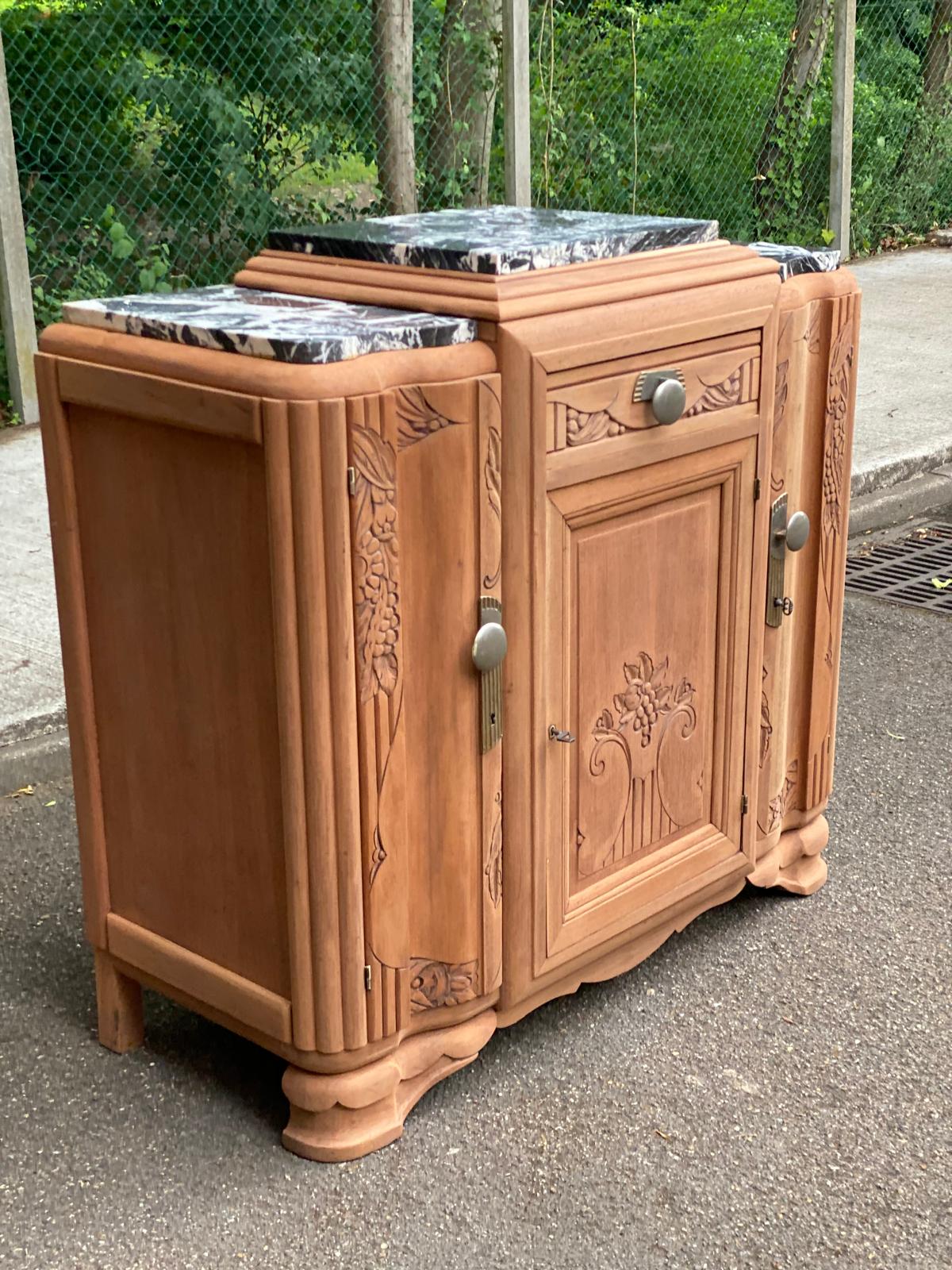 Art Deco sideboard renovated in solid walnut and large antique marble from the 1930s.