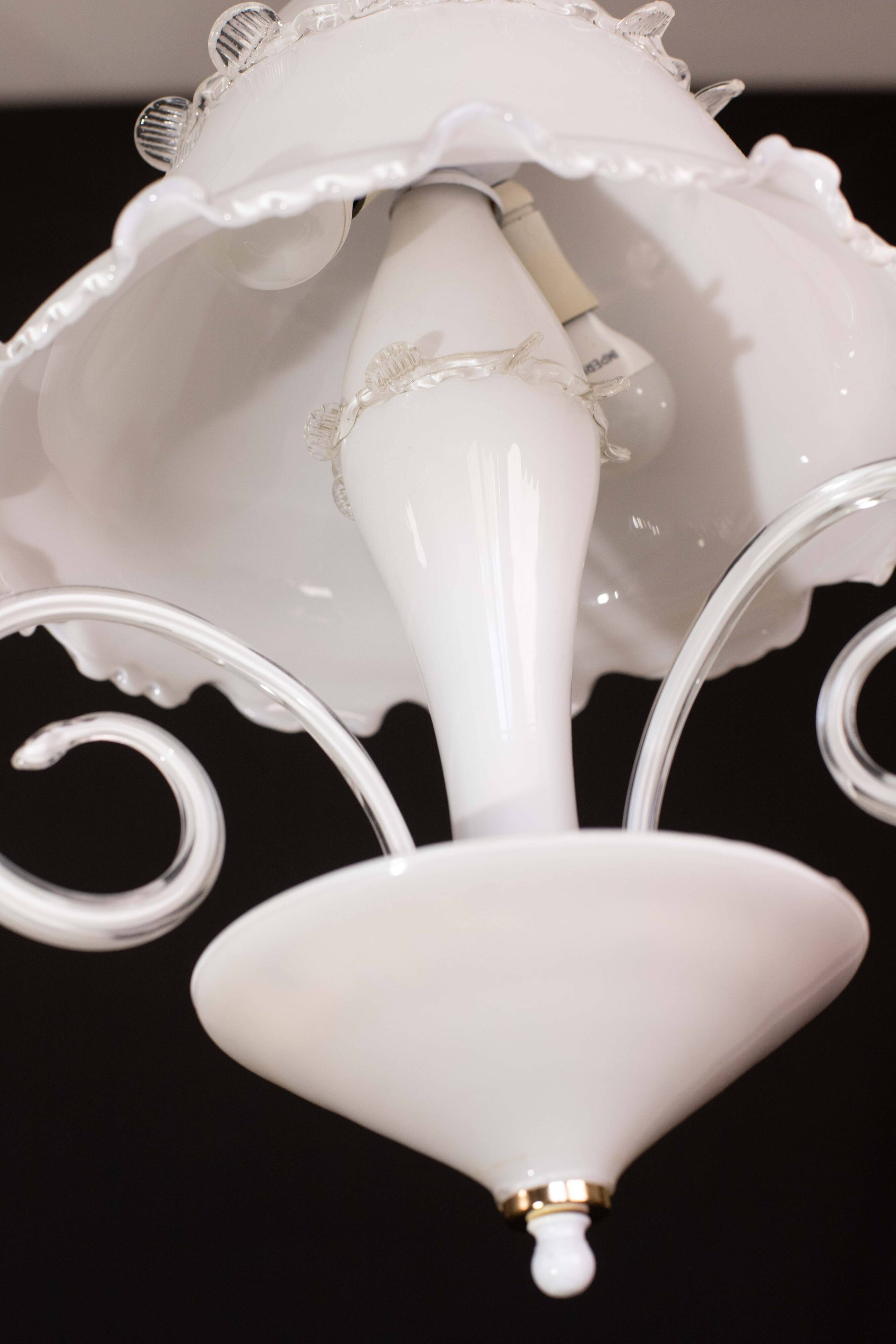 “Umbrella” Charming Murano Vintage White Chandelier in Murano Glass, 1980s