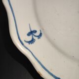 Assiette ancienne en Faïence du Nord à décor floral bleu XVIIIème Siècle