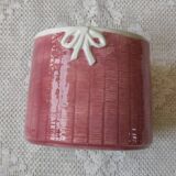 Pot slip woman with bouquet