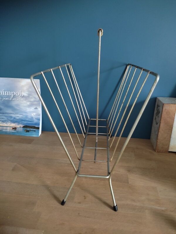Magazine holder chromed metal patinated