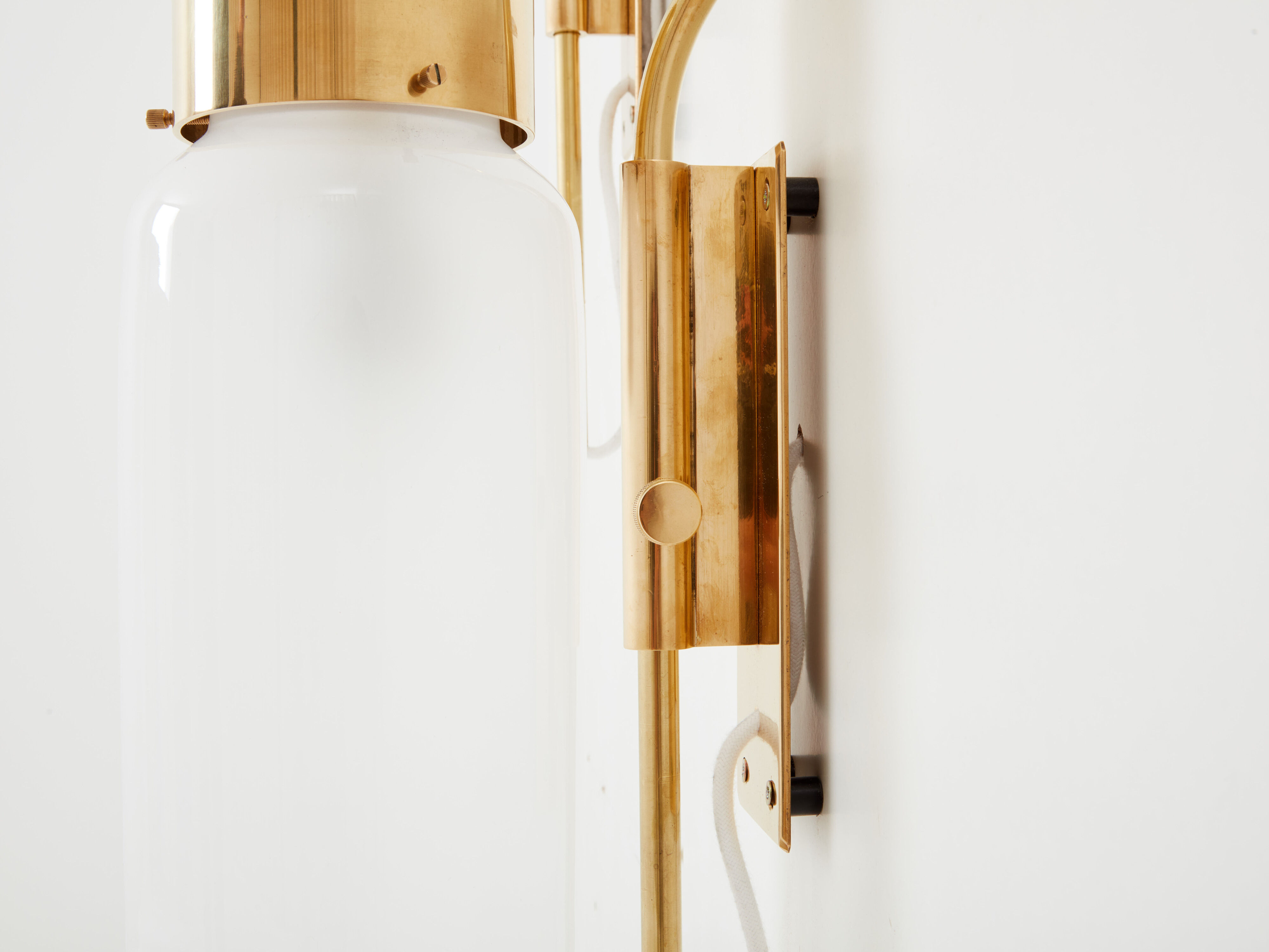 Pair of wall lamps Luigi Caccia Dominioni LP10 brass opaline 1965