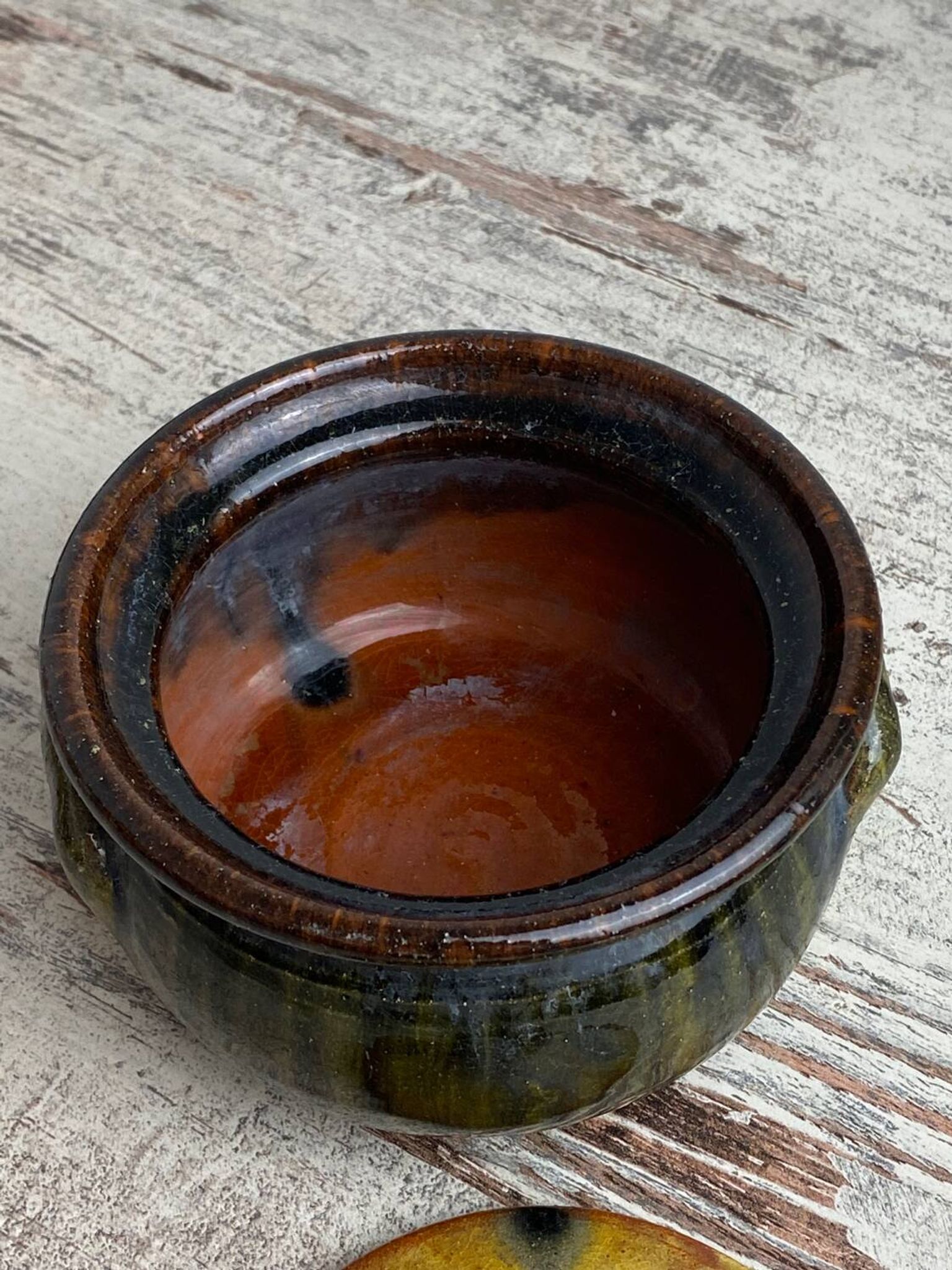 Bonbonniere en terre cuite vernissée