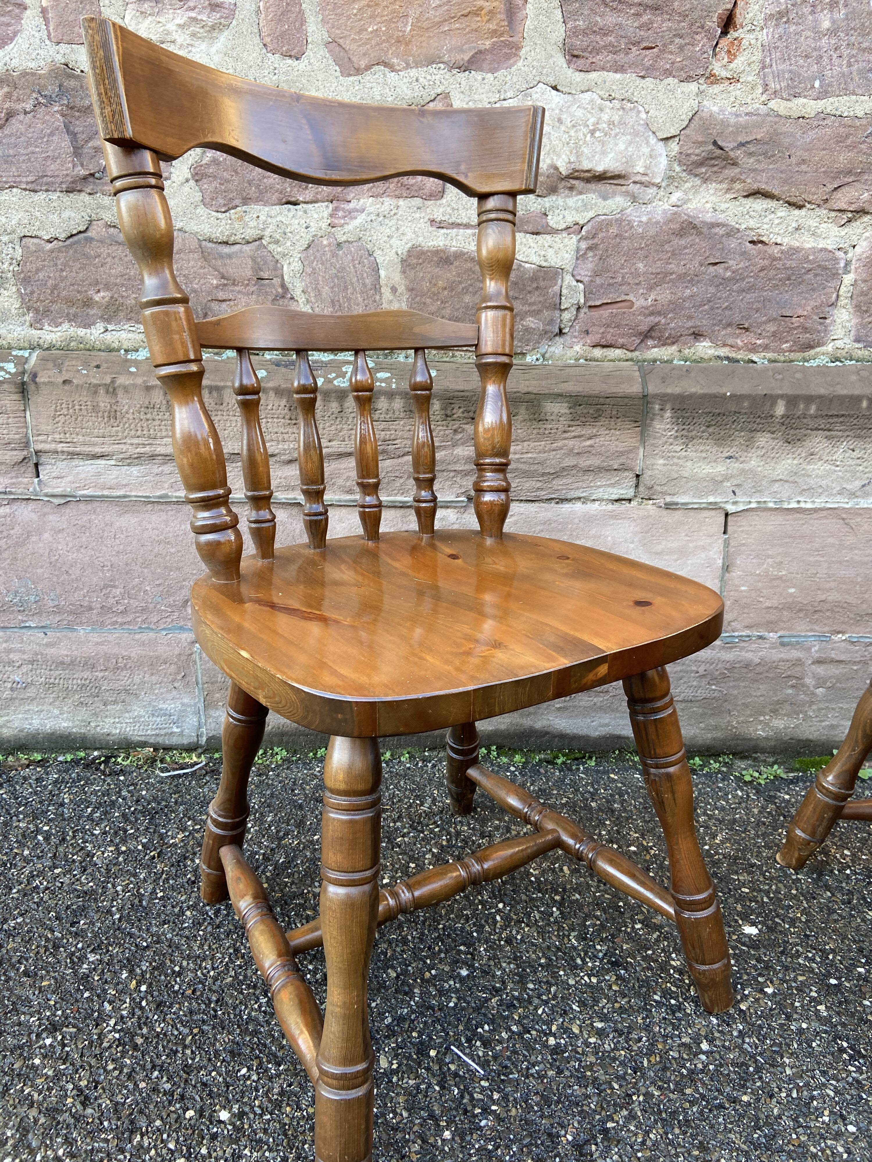 6 Windsor chairs restaurant Western style tavern vintage 1980s