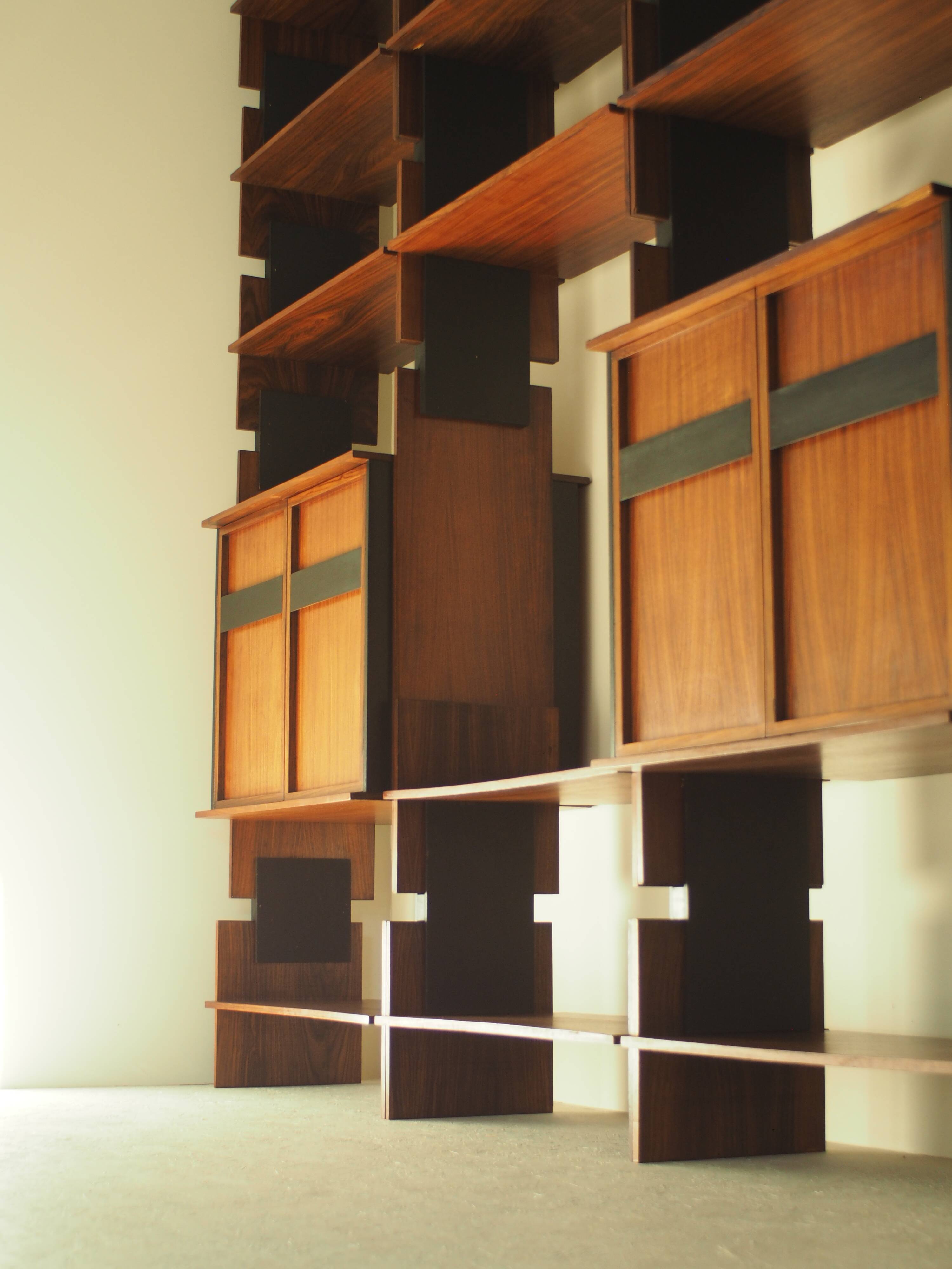 Bibliothèque modulaire en bois de rose grande unité murale composable