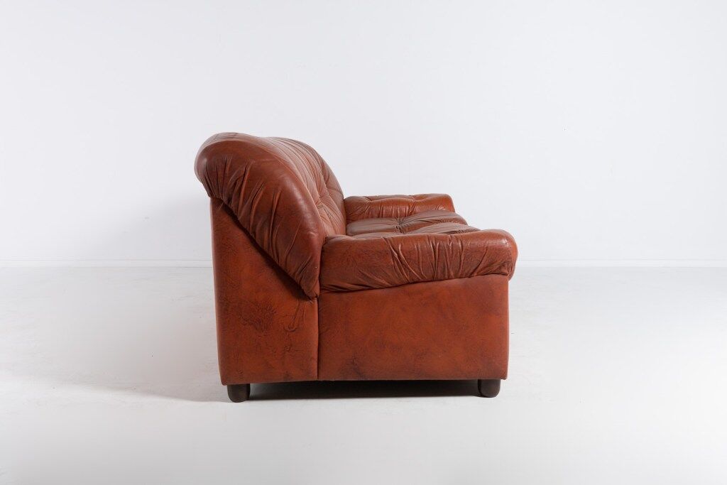 Mid-century leather sofa from the 1960s, Italy