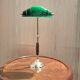 Lampe de bureau ministérielle Churchill en verre vert et laiton