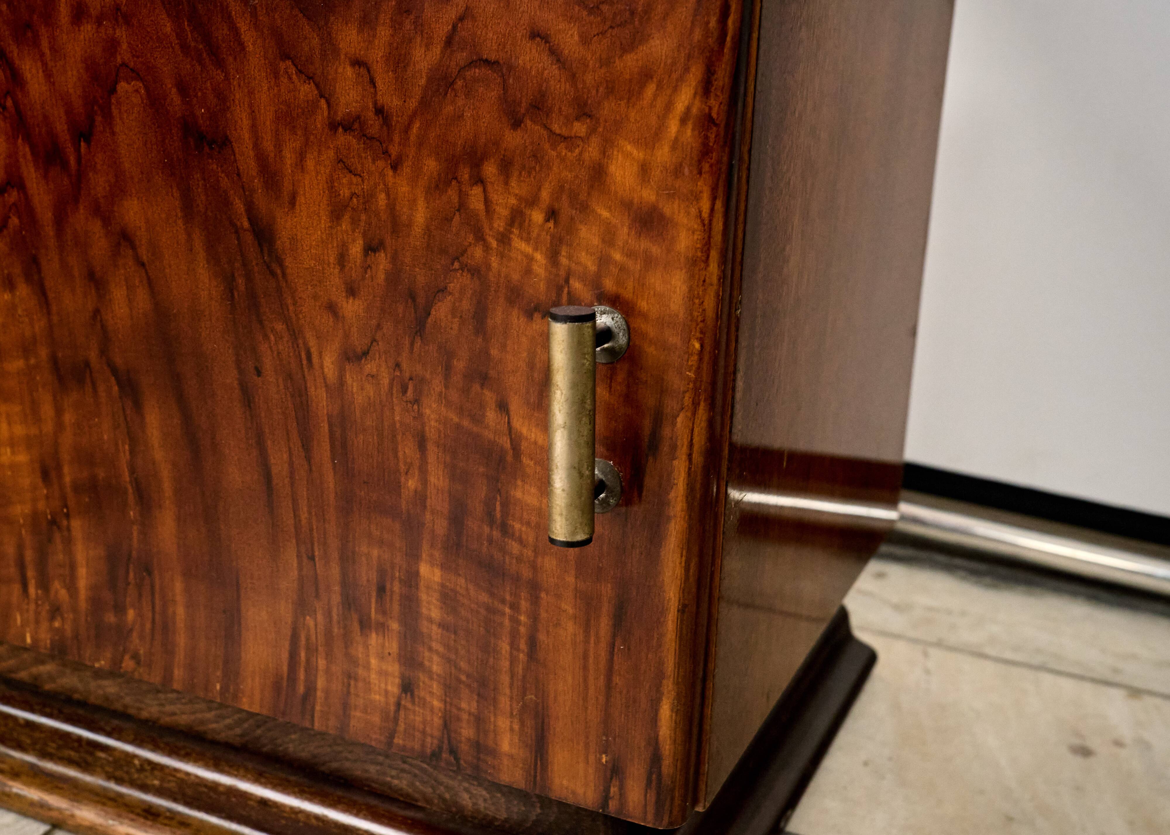 Set of Two Art Déco nightstands, by Jindřich Halabala, 1940s Czechoslovakia