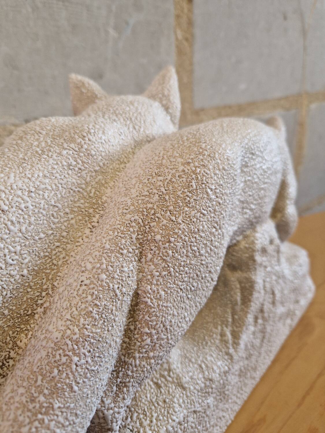 Vinsare Sèvres Ceramic Fox Pair