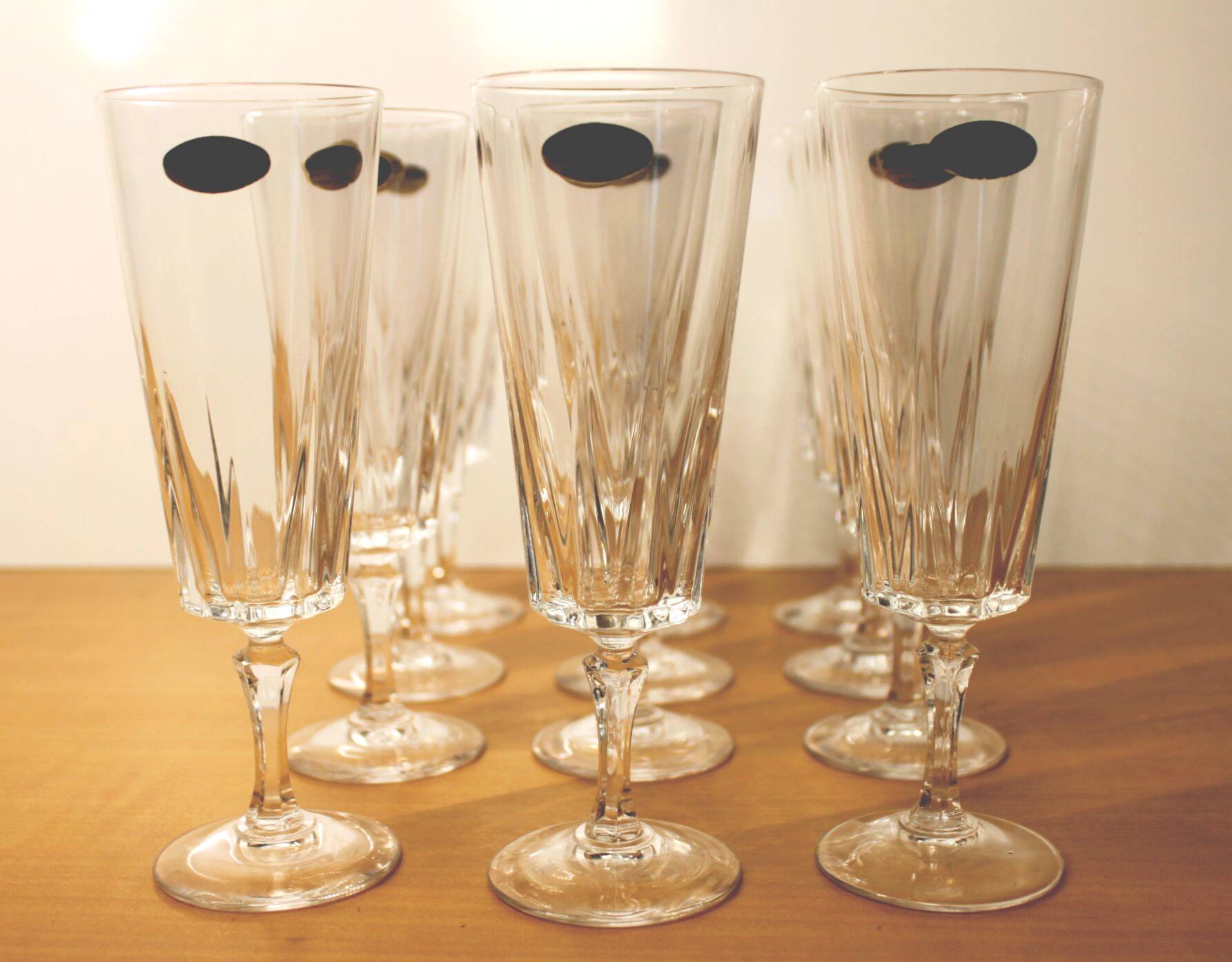 Set of 12 champagne flutes, “Versailles” model, Cristal d'Arques, 70's.