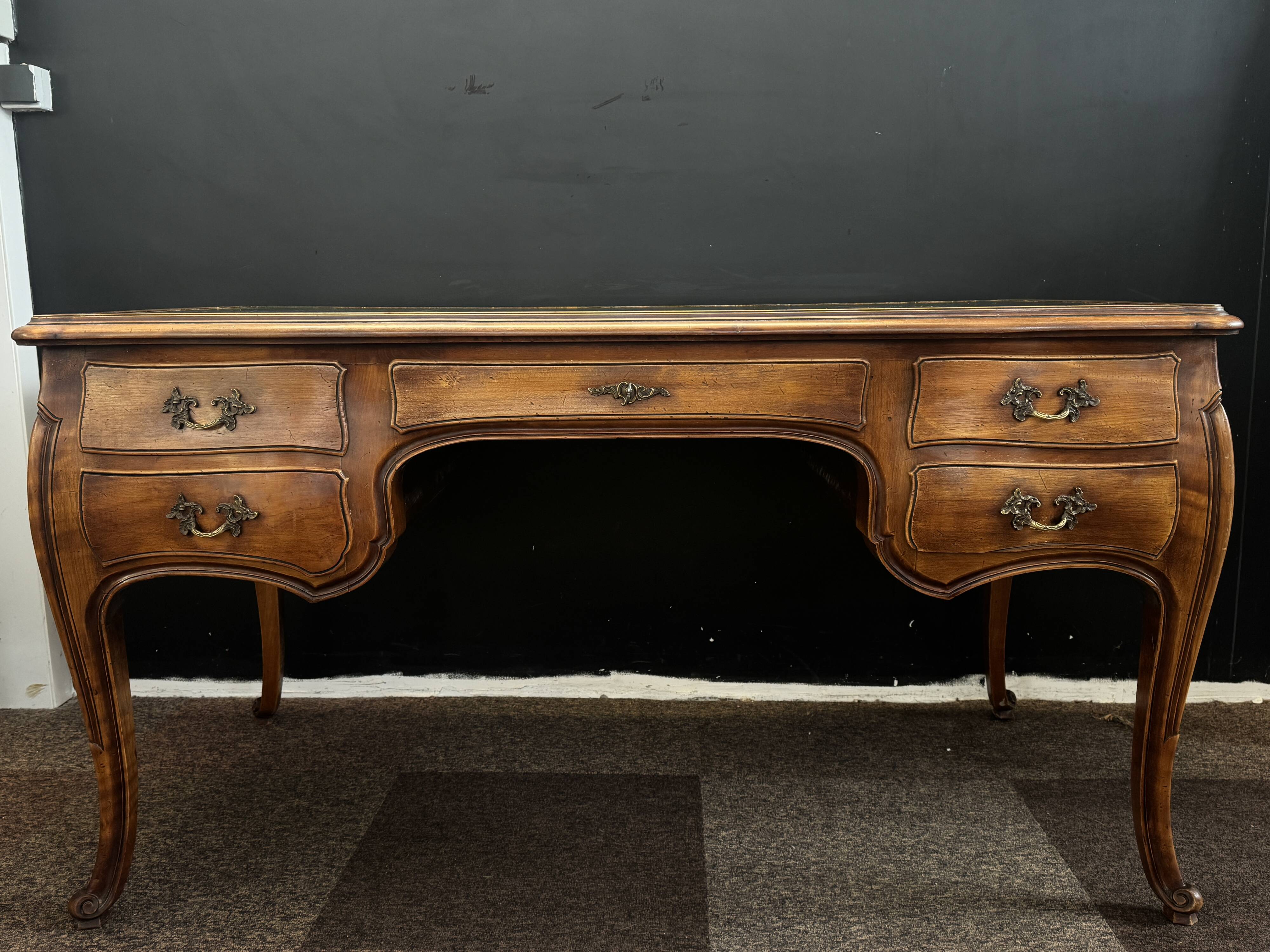 Curved desk in Louis XV style – 5 drawers
