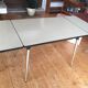 Table formica avec 4 chaises assorties