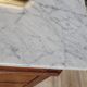 Ancienne commode Louis Philippe en noyer marbre blanc