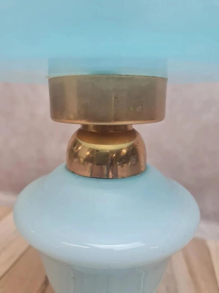 Lampe vintage en opaline bleue – esprit boudoir