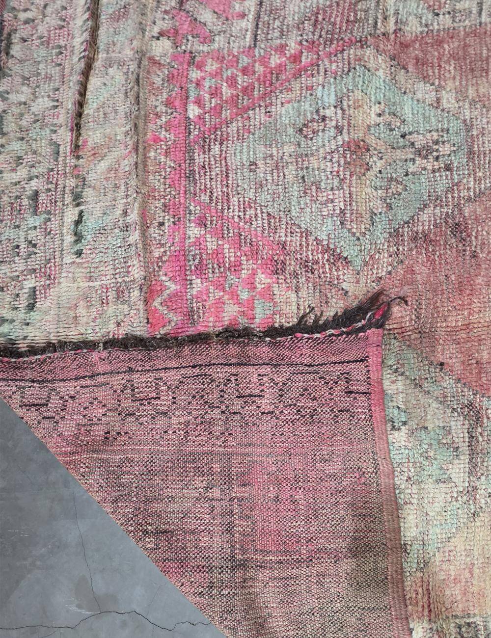 Vintage Berber Rug - 435 x 175 cm