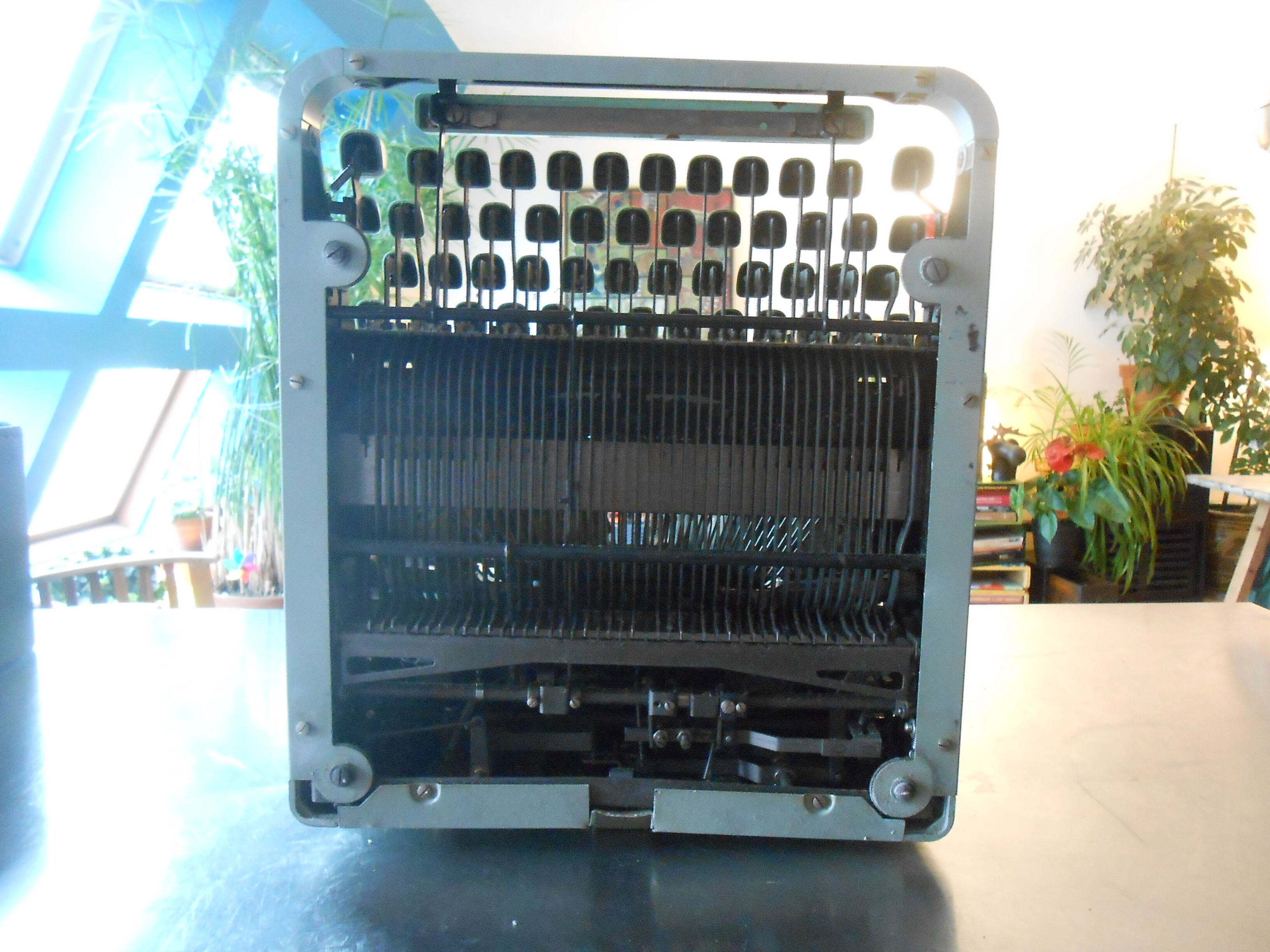 Hermes 2000 typewriter