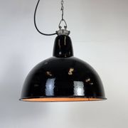 Lampe d'usine industrielle en émail noir avec dessus en fonte, années 1950