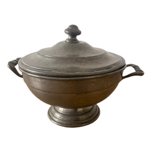 Soupière en étain et