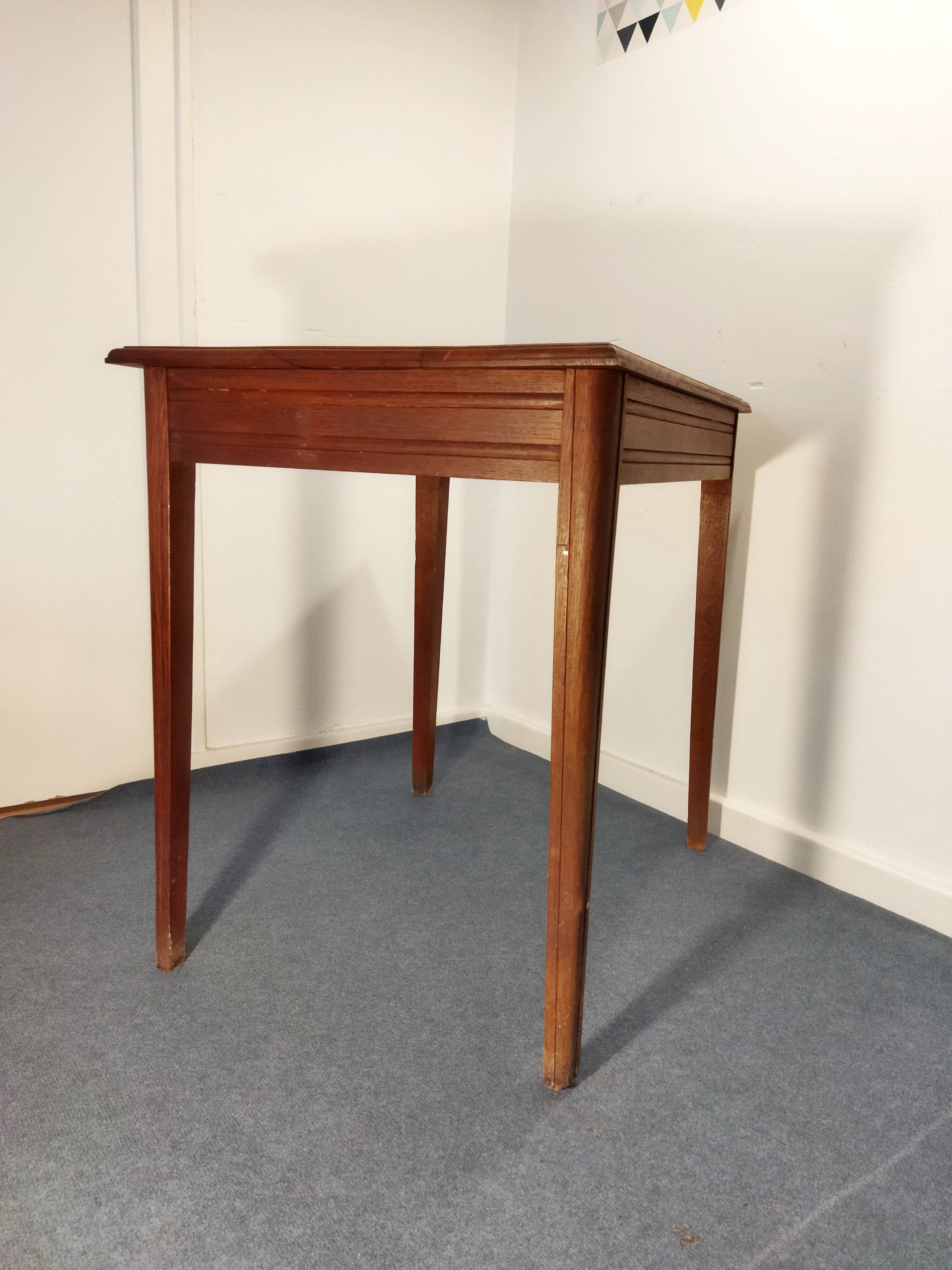 Desktop foot spindles