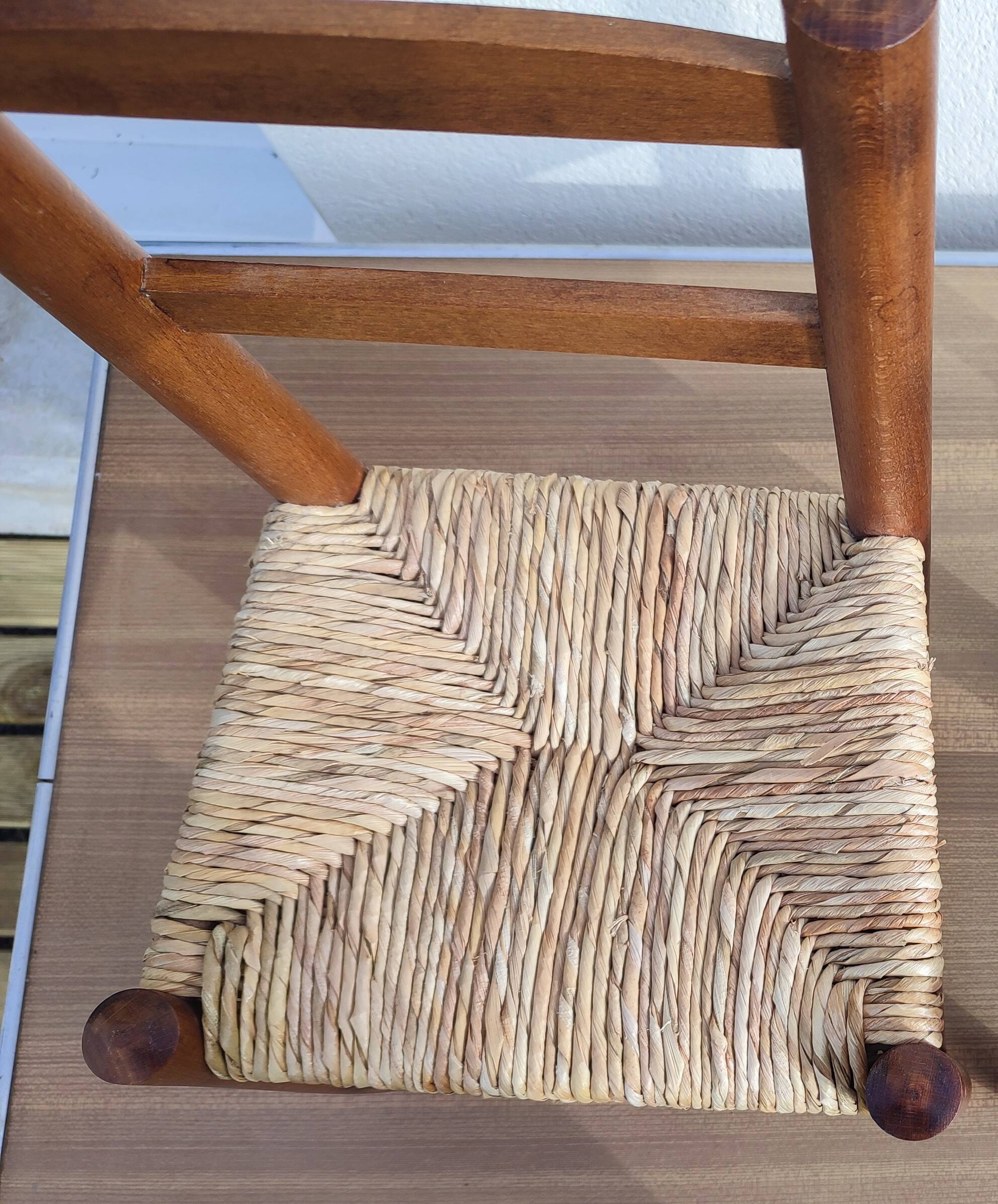 Chaise enfant vintage en bois et paille