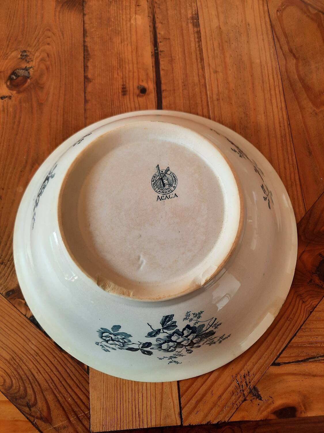 Vintage vegetable salad bowl