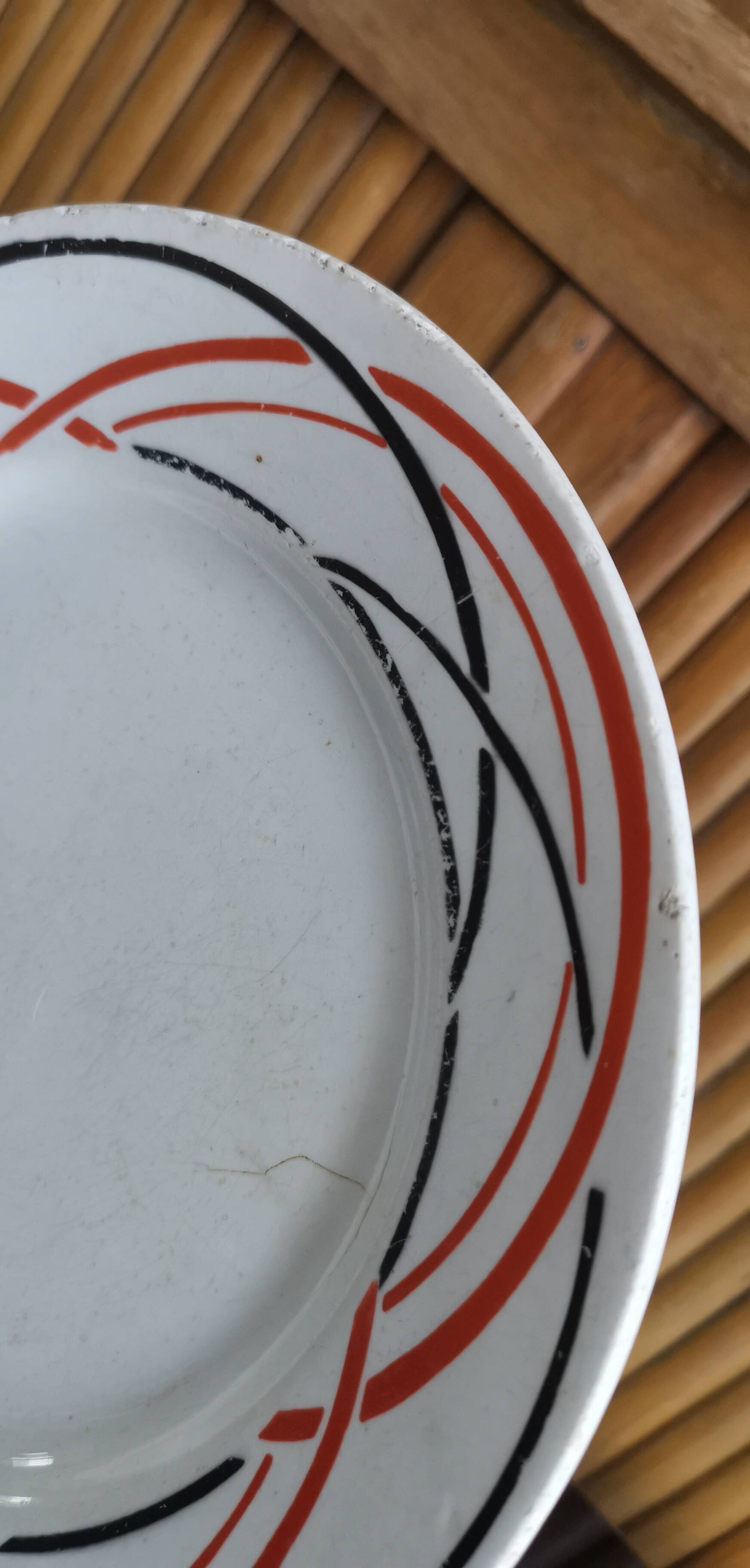 Old plate with geometric pattern Lunéville France