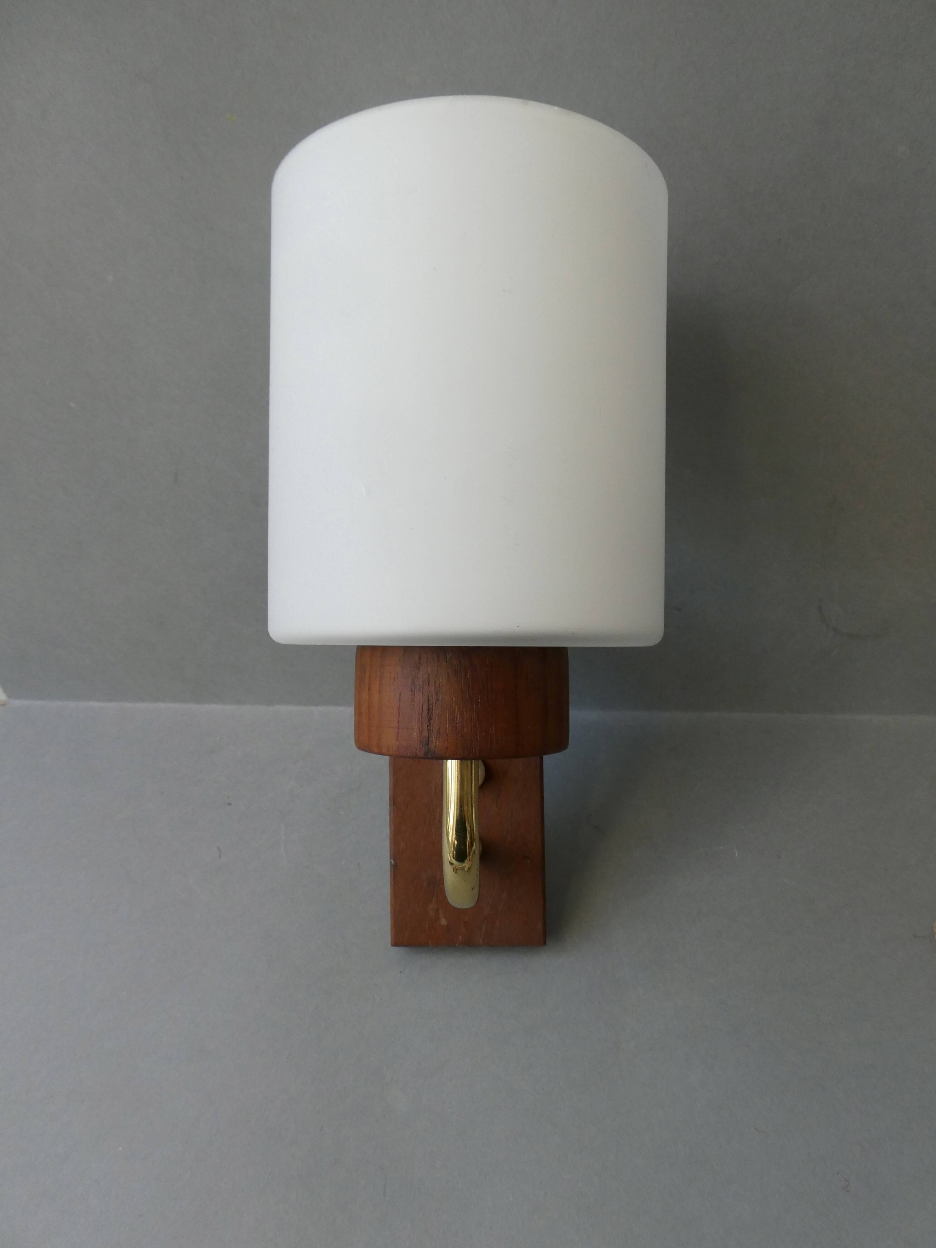 Scandinavian wall lamp in teak and opaline, 1970s