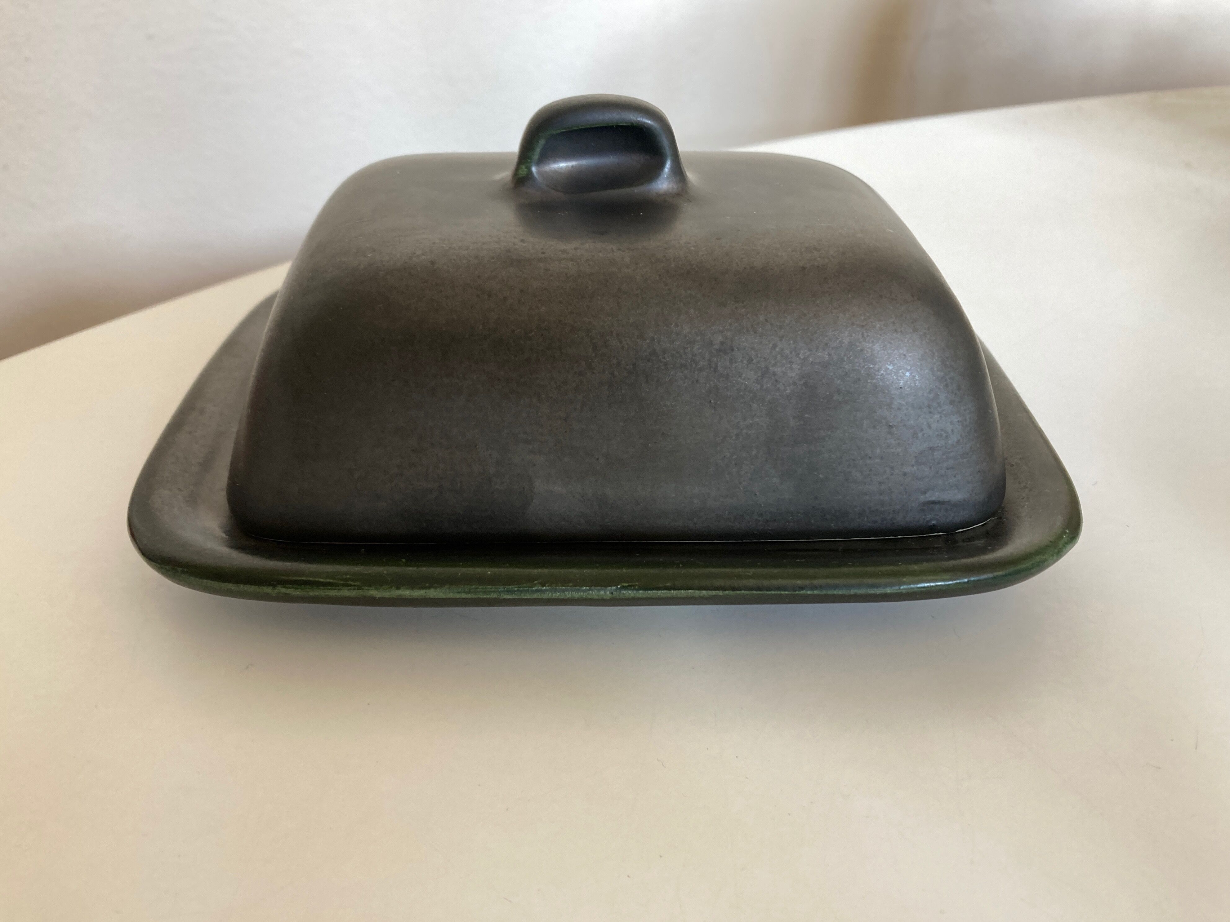 Butter maker 1960 in enamelled earth of Vallauris