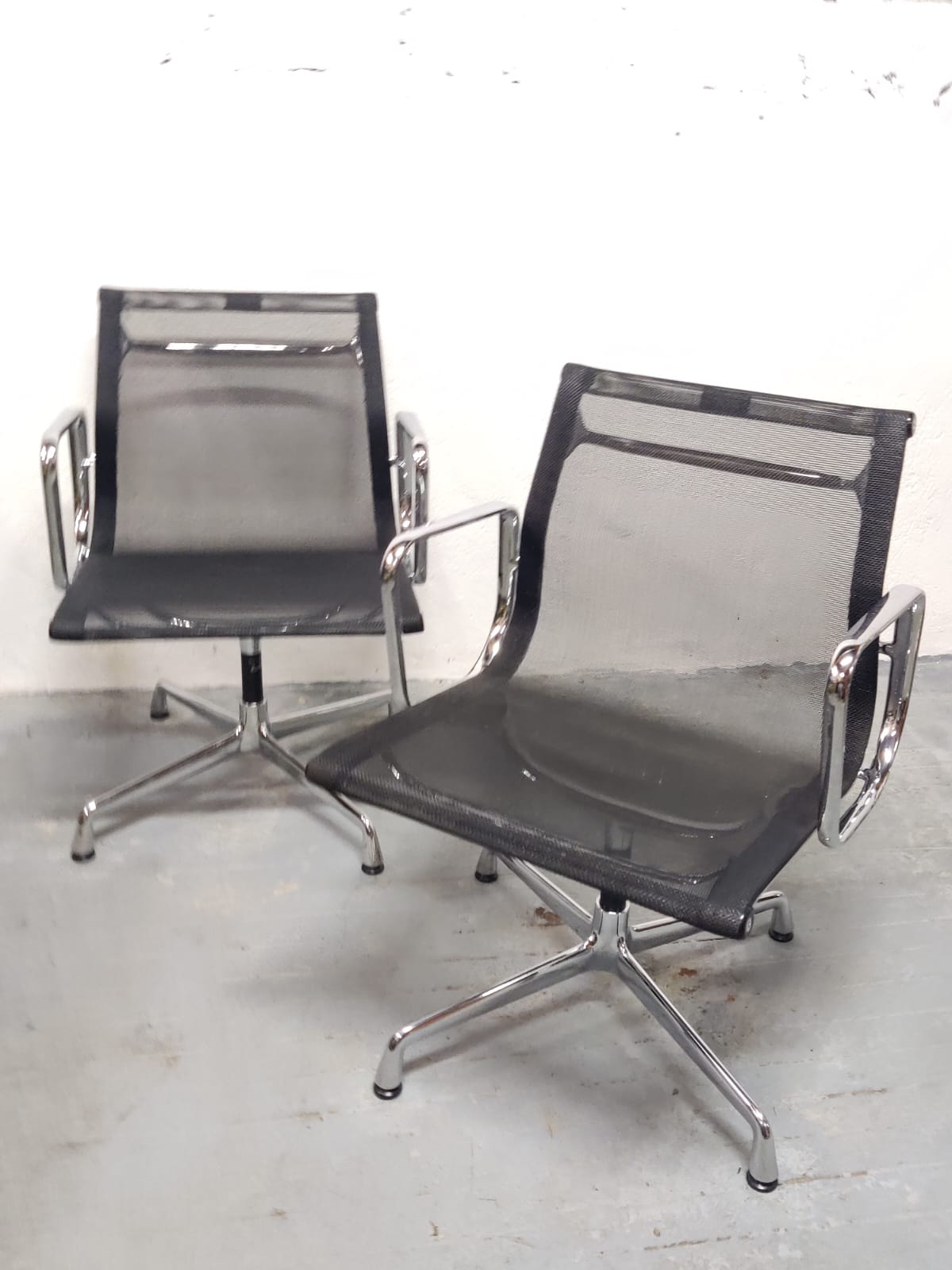 Armchair EA108 Charles & Rey Eames, Vitra