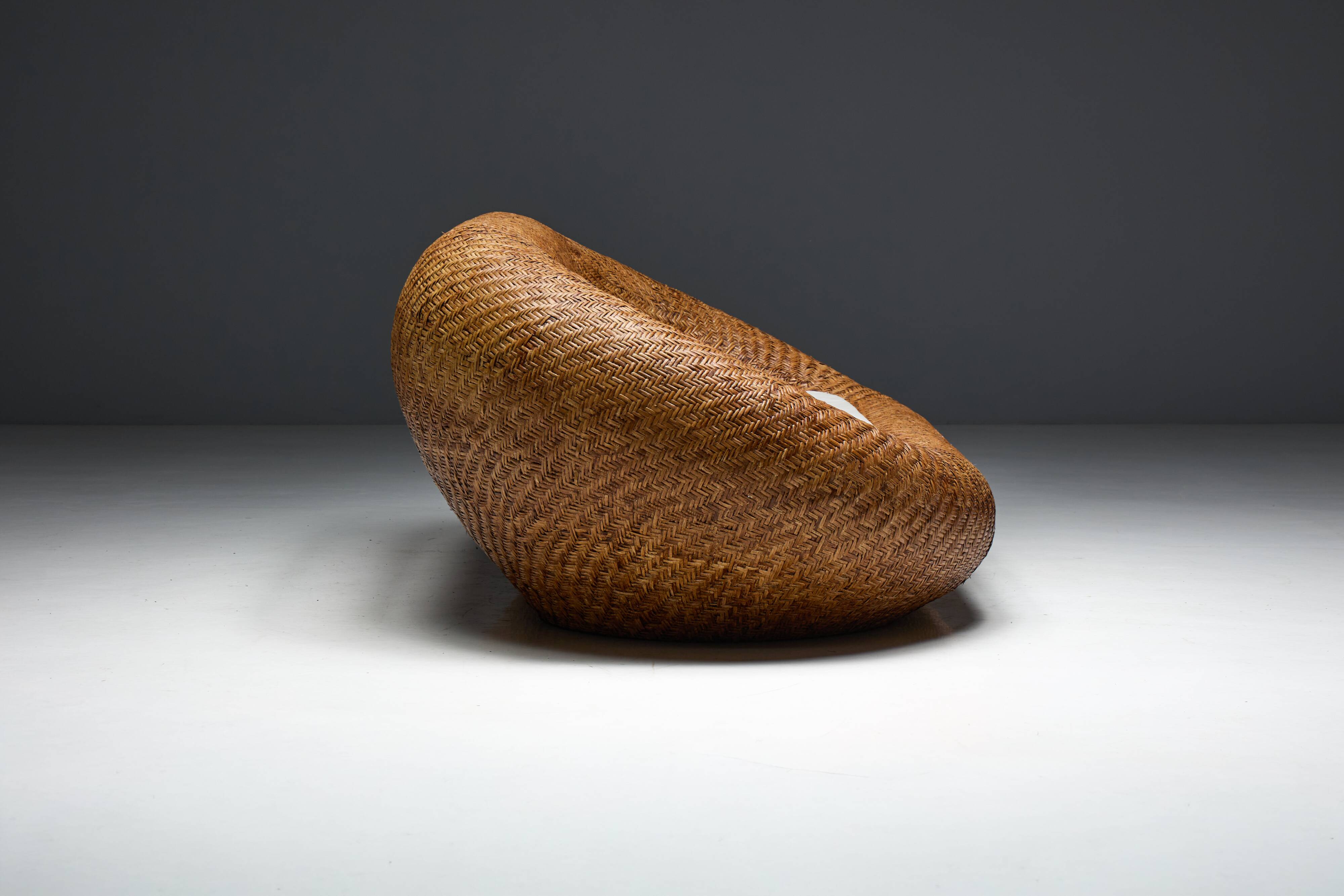 Canapé en osier tressé, style milieu du XXe siècle, France, années 1970