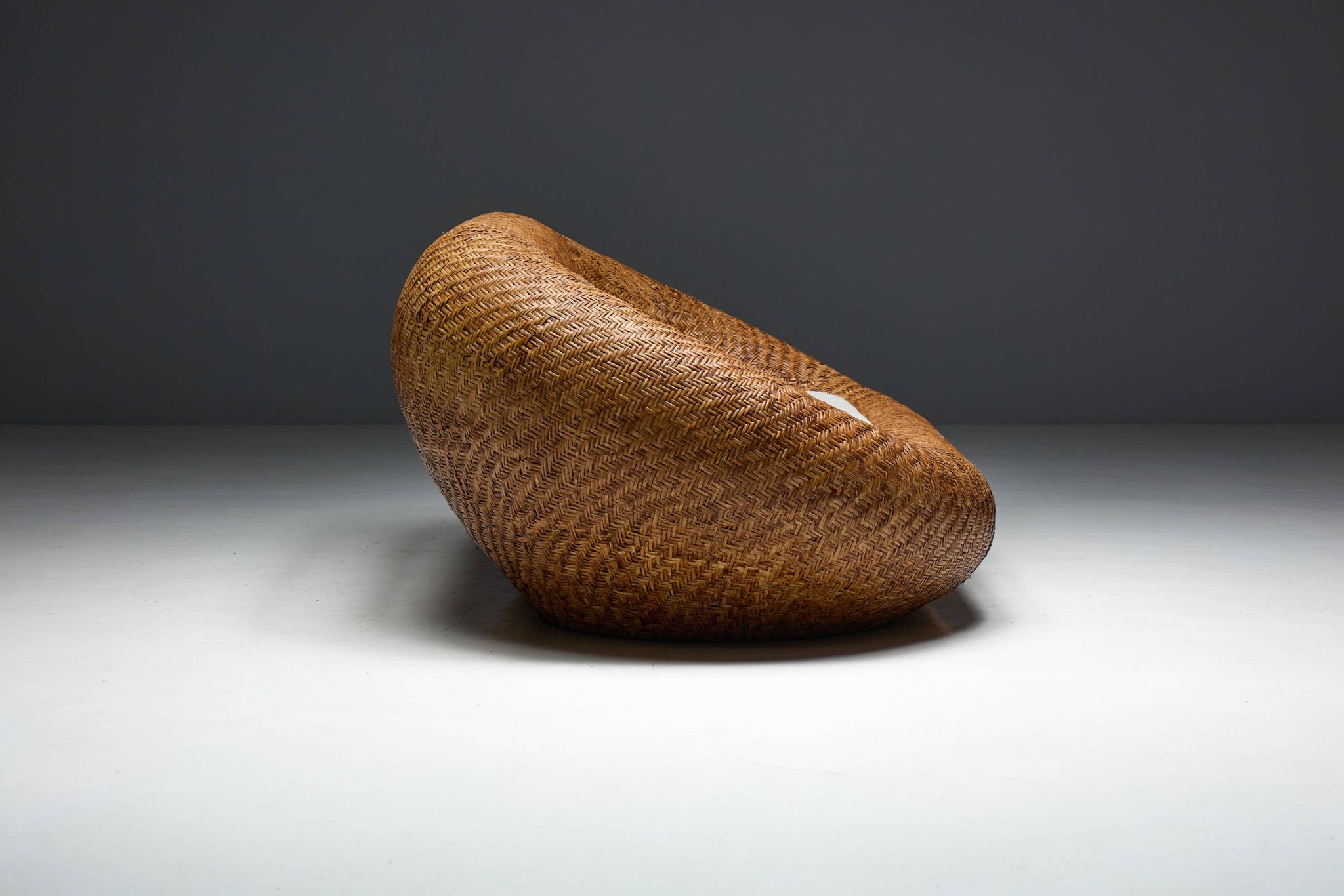 Canapé en osier tressé, style milieu du XXe siècle, France, années 1970